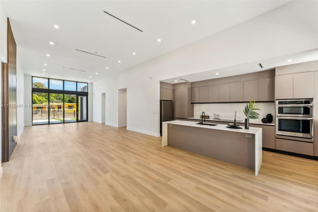 412 NW 47th St, Miami, FL 33127 Photo