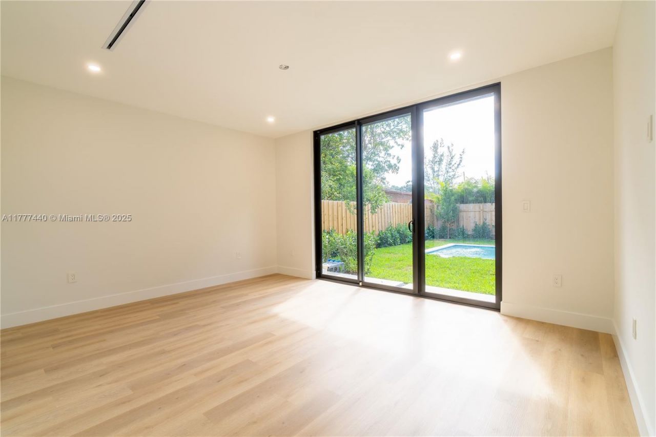 412 NW 47th St, Miami, FL 33127 Photo