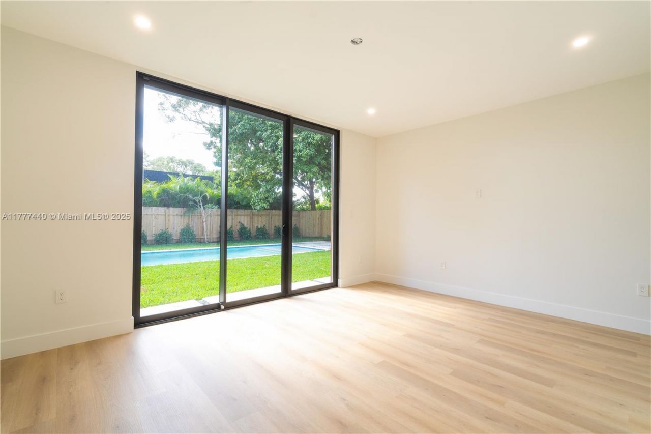 412 NW 47th St, Miami, FL 33127 Photo