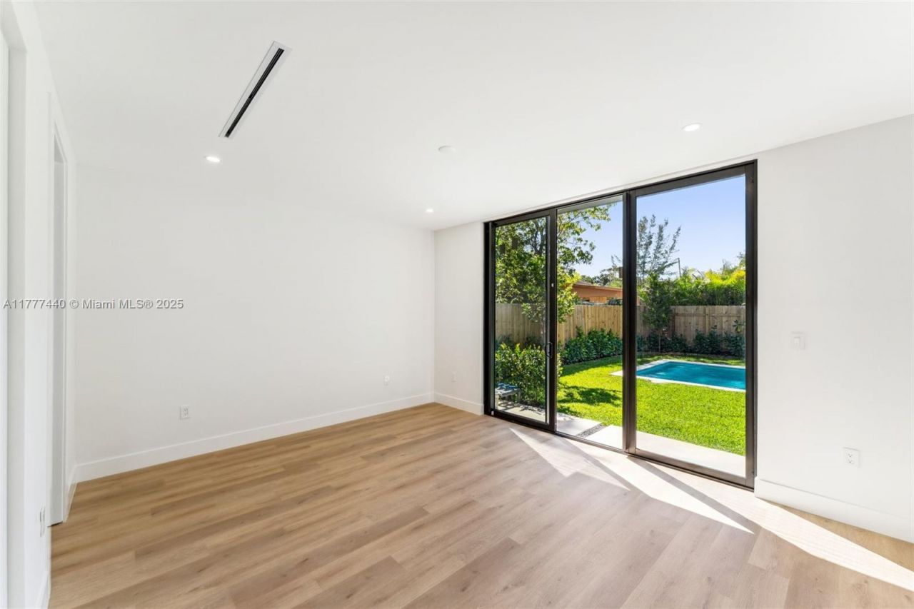 412 NW 47th St, Miami, FL 33127 Photo