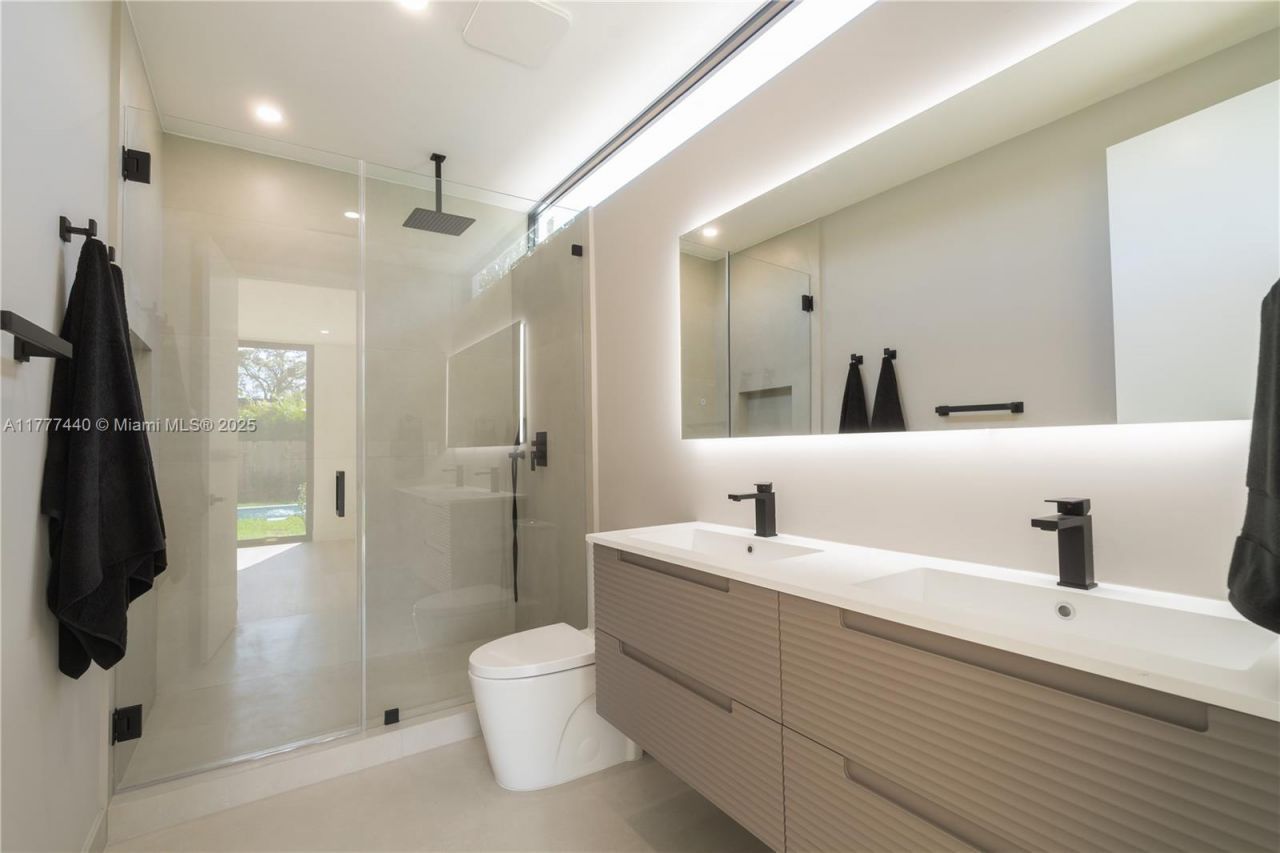 412 NW 47th St, Miami, FL 33127 Photo