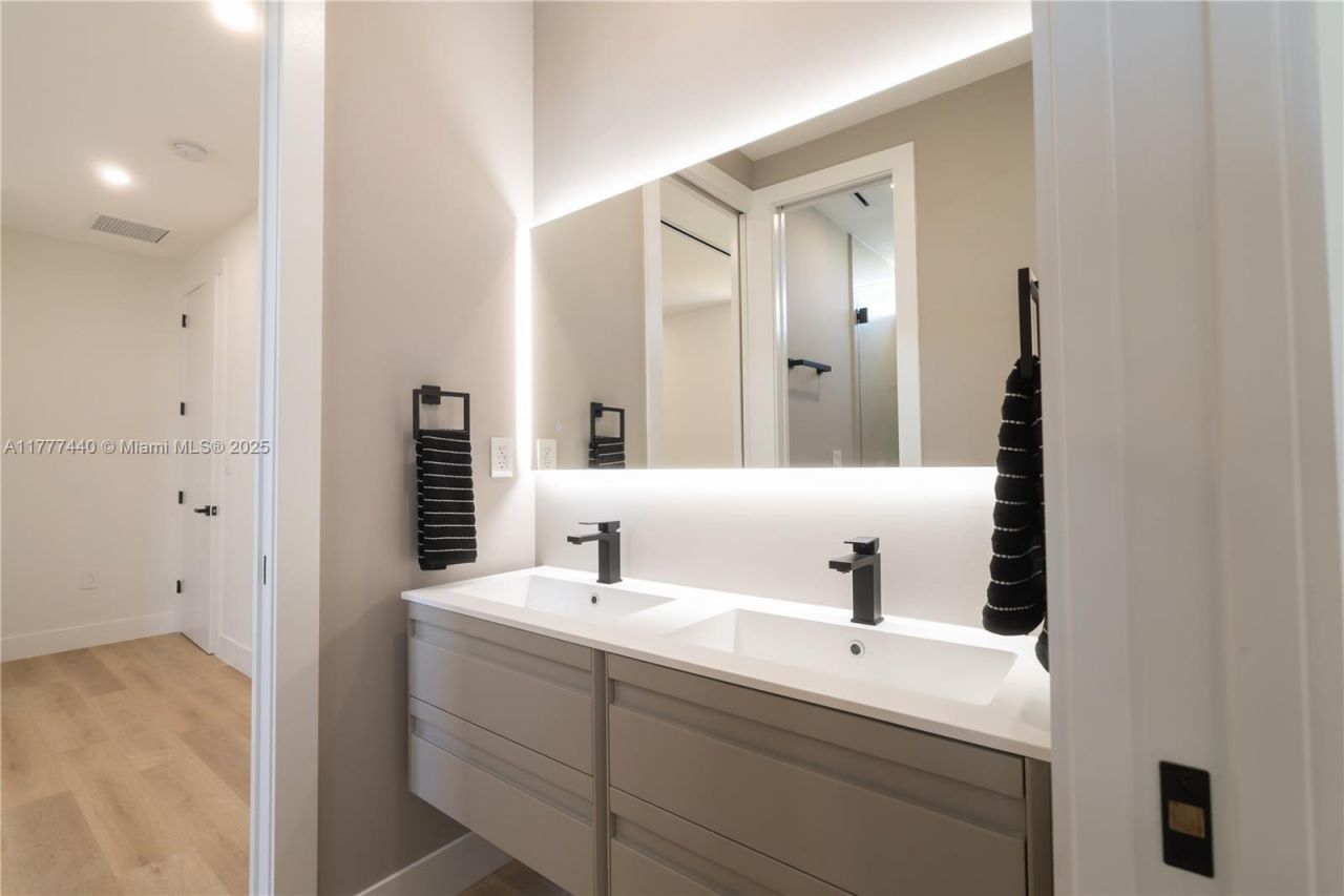 412 NW 47th St, Miami, FL 33127 Photo