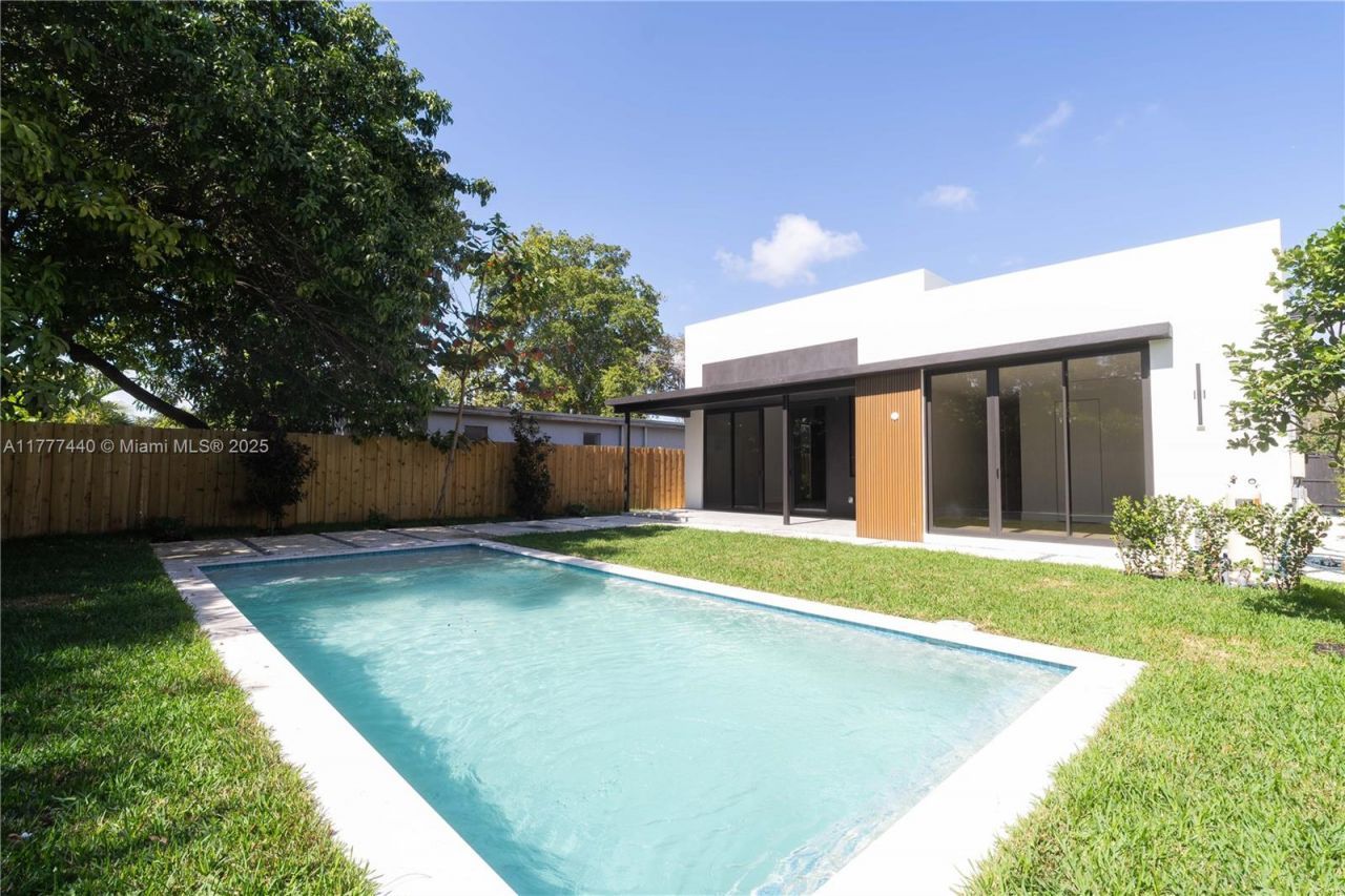 412 NW 47th St, Miami, FL 33127 Photo