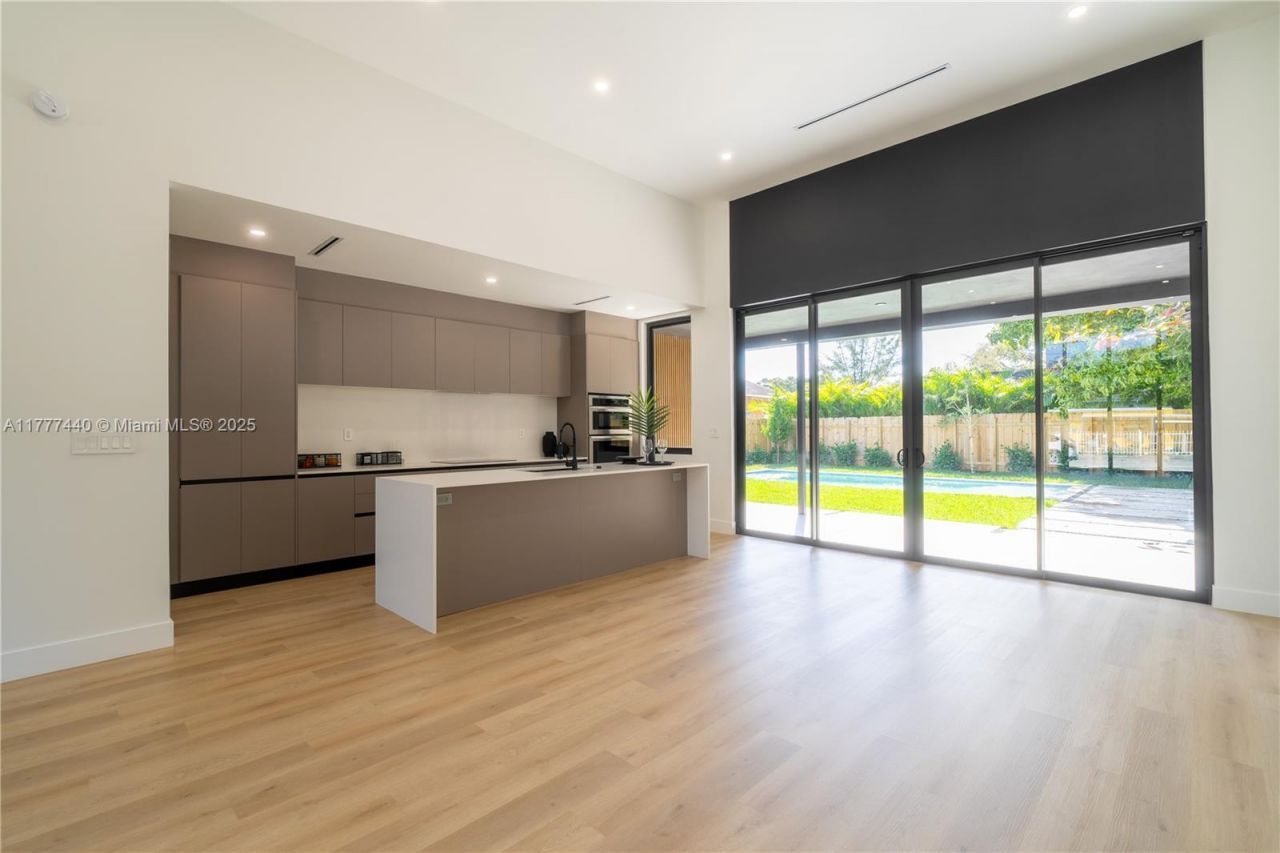 412 NW 47th St, Miami, FL 33127 Photo