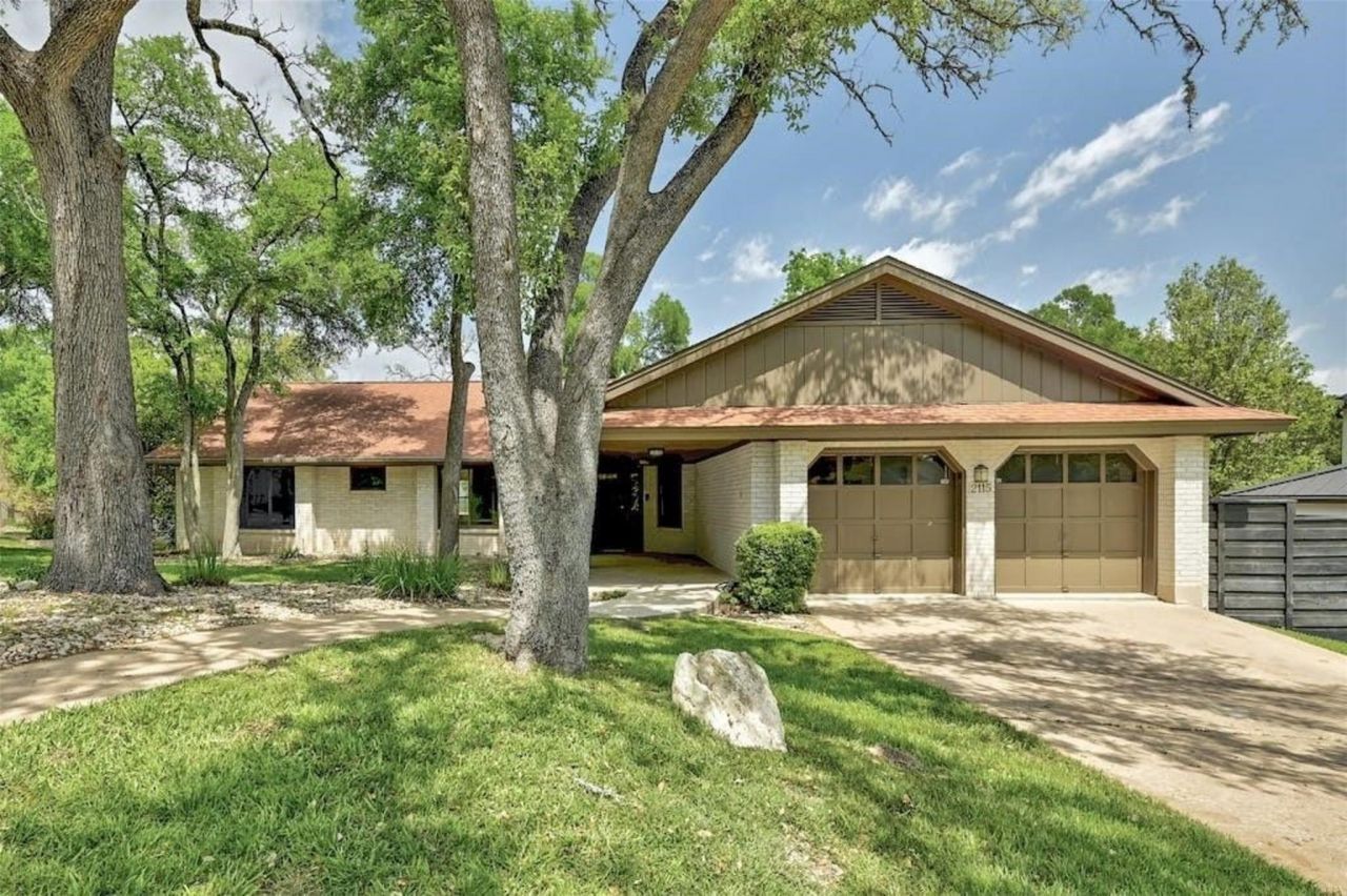 2115 Wychwood Dr, Austin, TX 78746 Main Photo