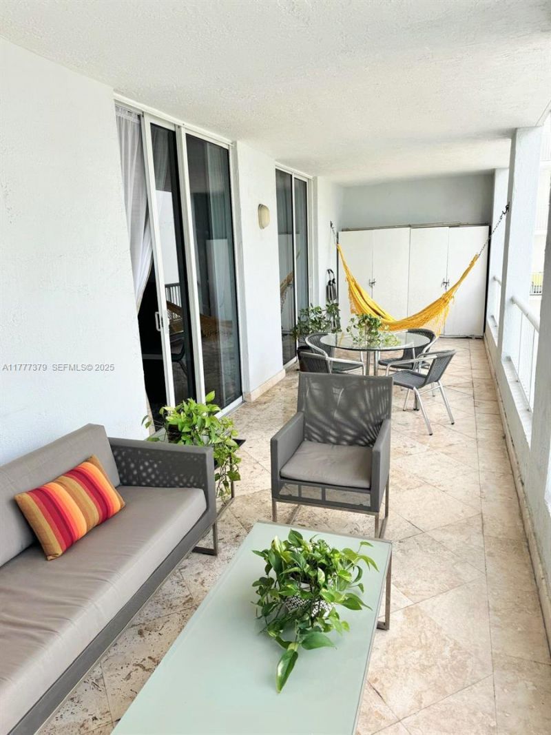 170 SE 14th St, Unit 2705, Miami, FL 33131 Photo