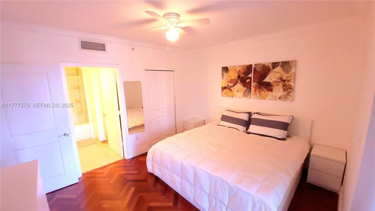 170 SE 14th St, Unit 2705, Miami, FL 33131 Photo