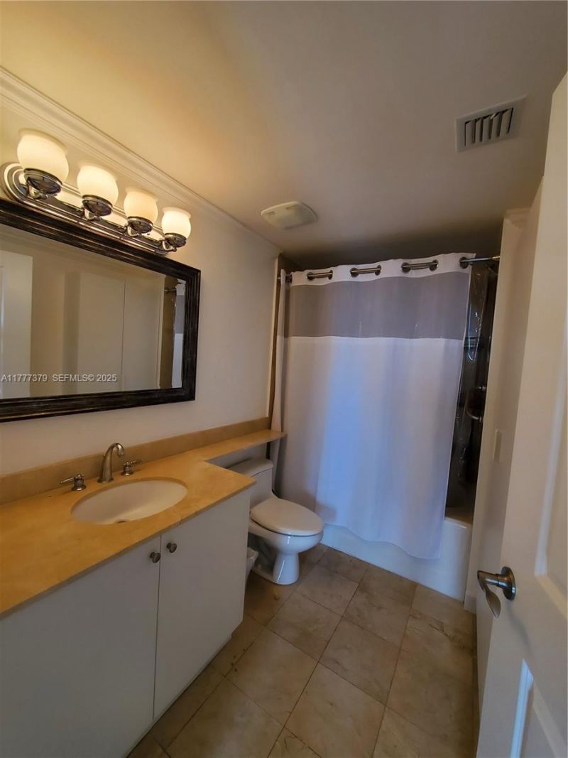170 SE 14th St, Unit 2705, Miami, FL 33131 Photo