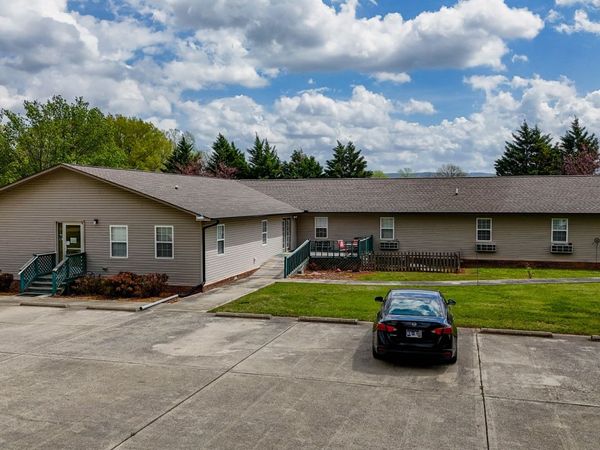 328 Cumberland St W, Cowan, TN 37318