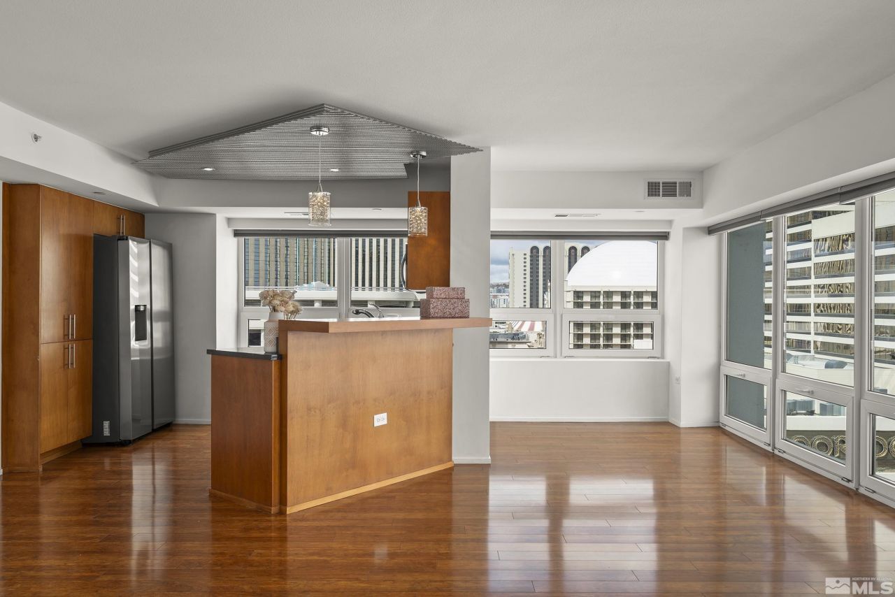 255 N Sierra Street, Unit 1011, Reno, NV 89501 Photo