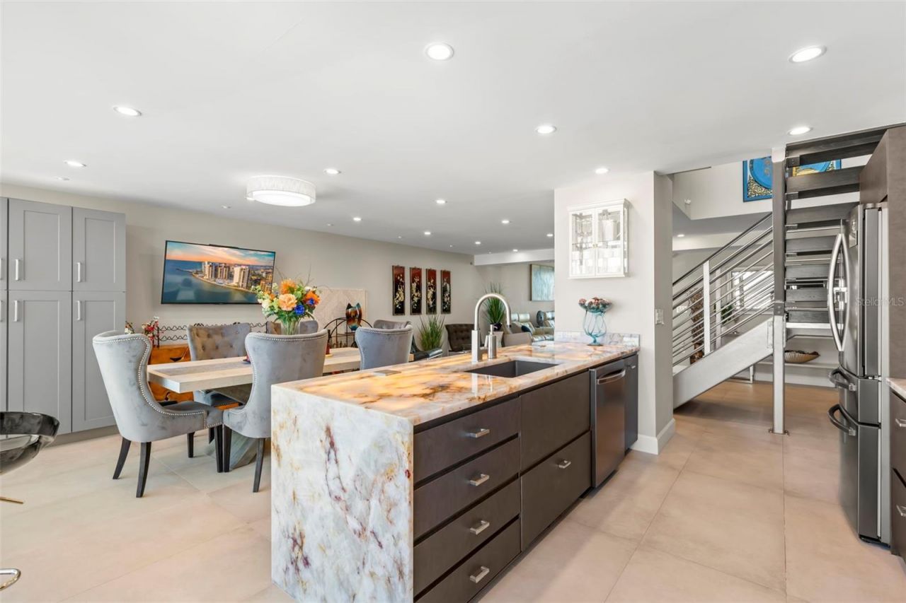 440 S Gulfview Boulevard, Unit 1701, Clearwater Beach, FL 33767 Photo