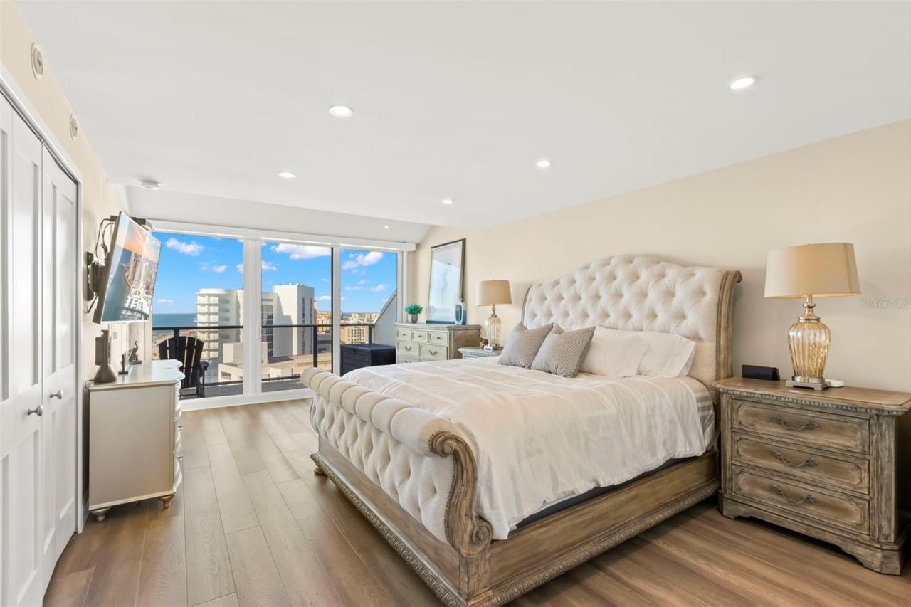 440 S Gulfview Boulevard, Unit 1701, Clearwater Beach, FL 33767 Photo