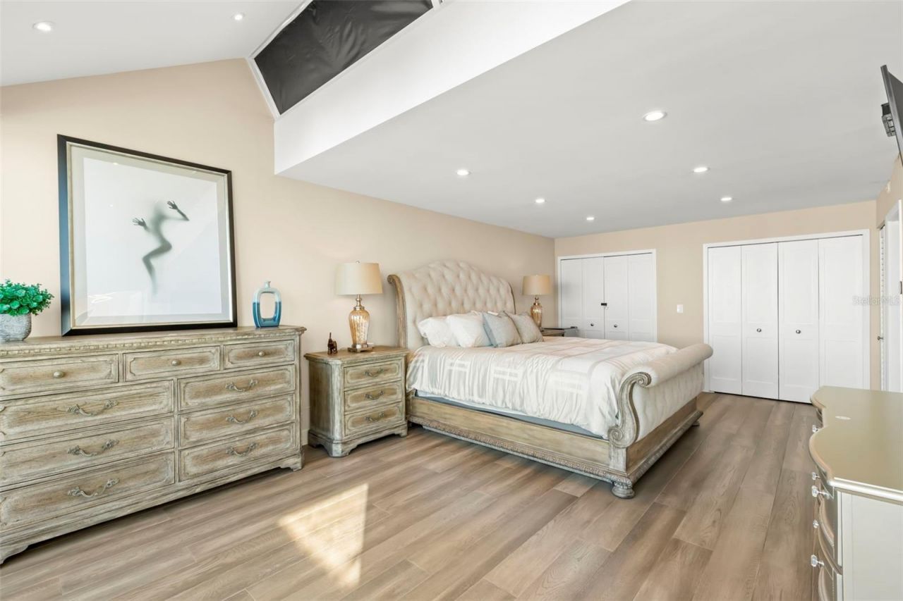 440 S Gulfview Boulevard, Unit 1701, Clearwater Beach, FL 33767 Photo