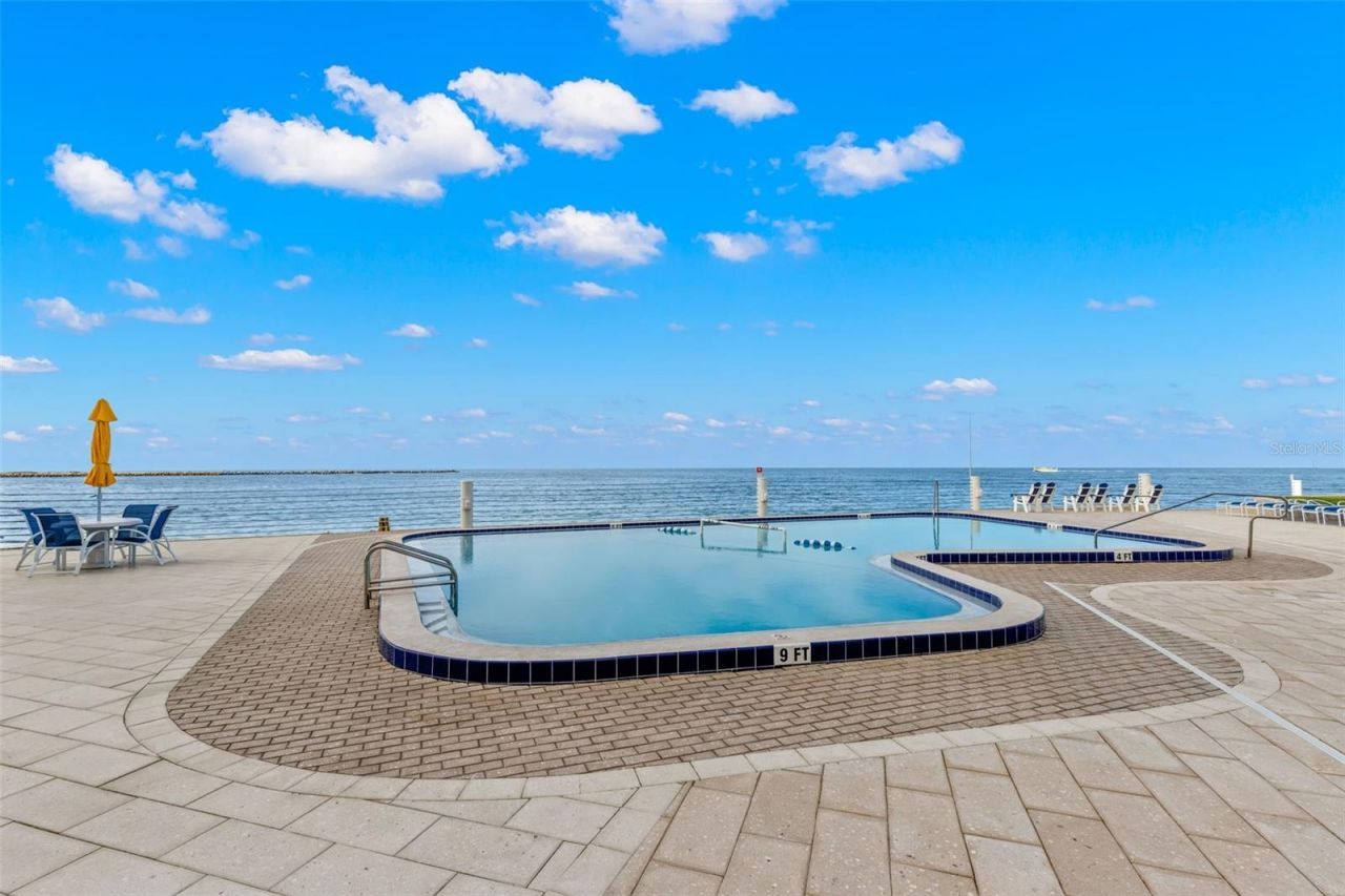 440 S Gulfview Boulevard, Unit 1701, Clearwater Beach, FL 33767 Photo