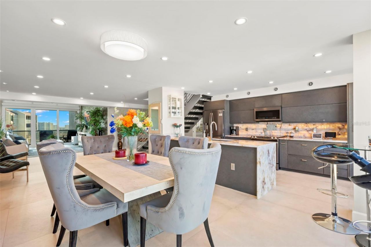 440 S Gulfview Boulevard, Unit 1701, Clearwater Beach, FL 33767 Photo