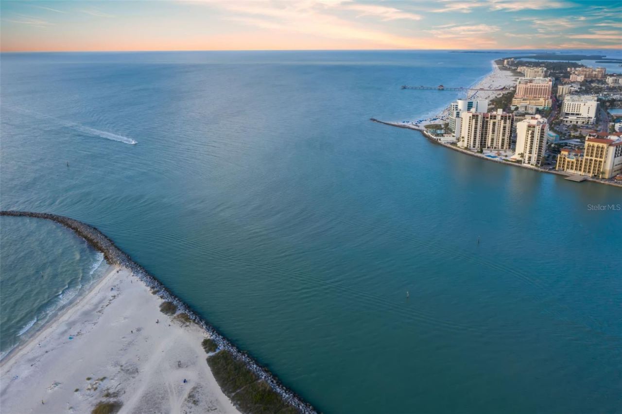 440 S Gulfview Boulevard, Unit 1701, Clearwater Beach, FL 33767 Photo