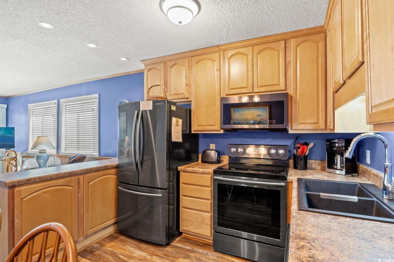 9540 Shore Dr. Photo 12