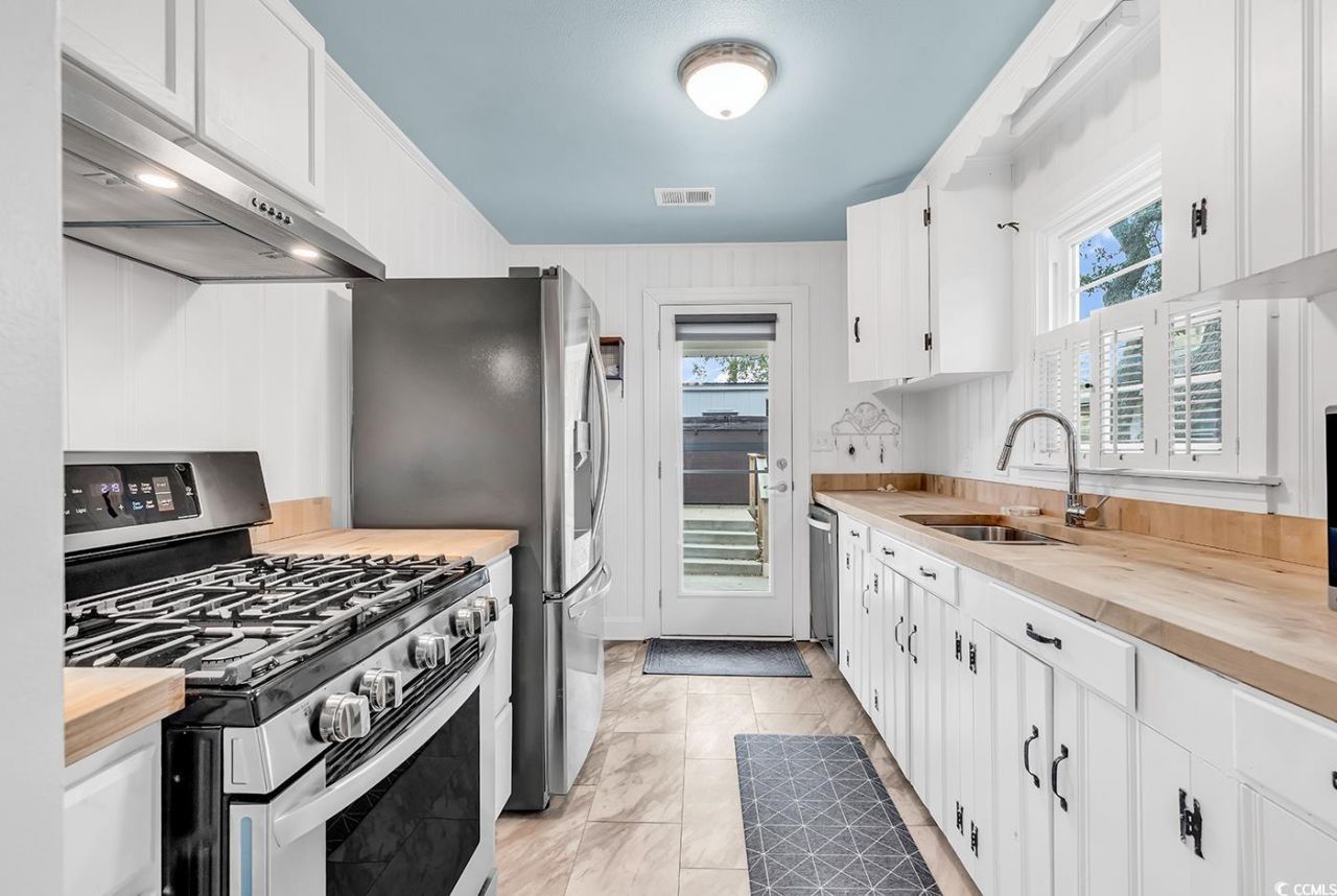 313 73rd Ave. N Photo 16