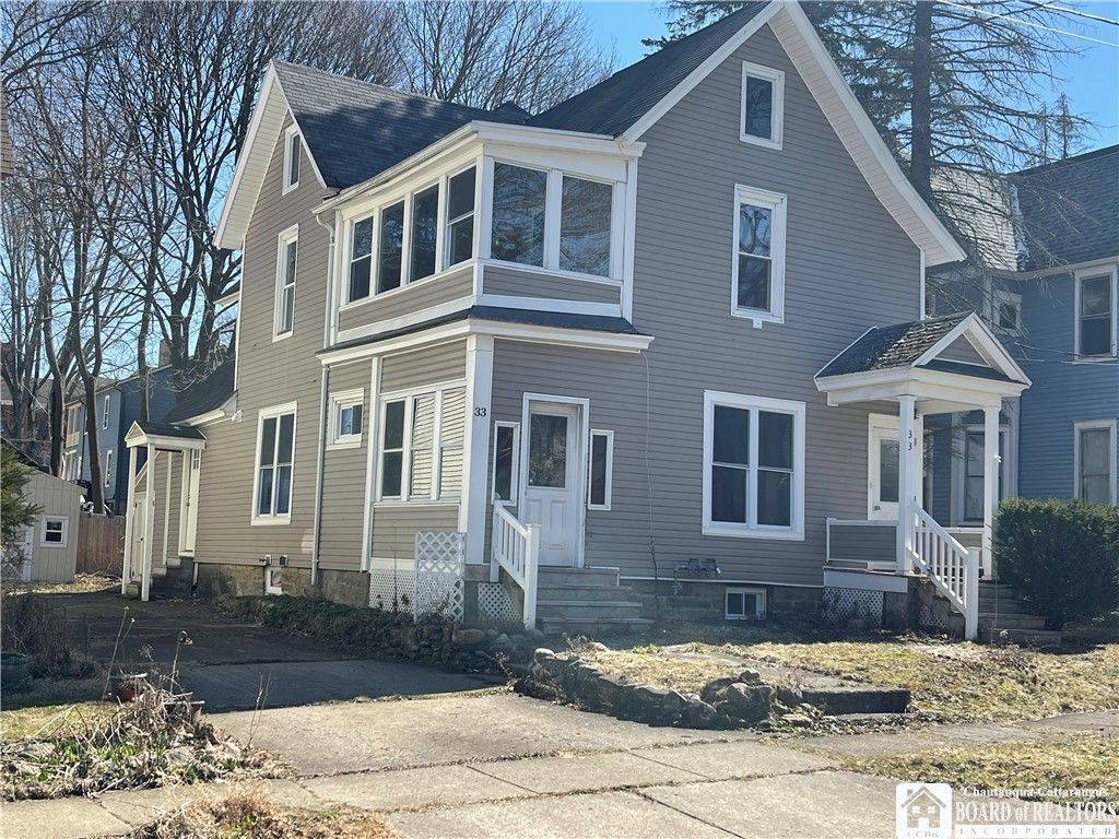 33 Myrtle Street, Jamestown, NY 14701 Main Photo