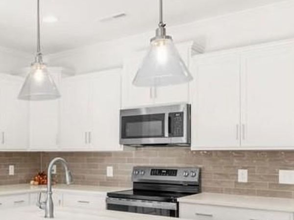 3600 Townland Circle, Clemmons, NC 27012