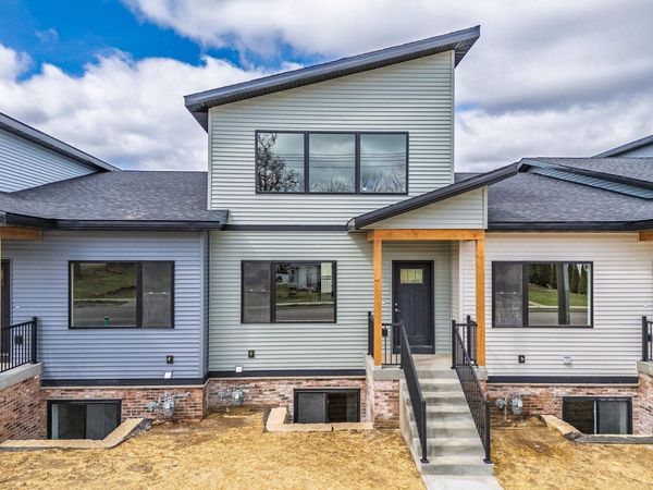 226 S Dewey Avenue, Reedsburg, WI 53959