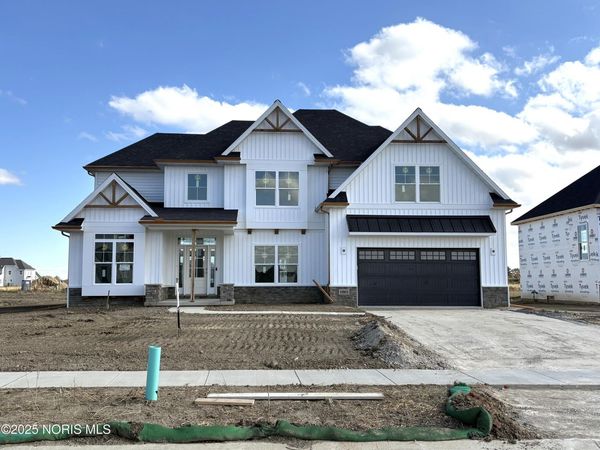 1002 Ellesmere Drive, Perrysburg, OH 43551