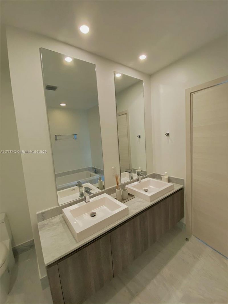 801 S Miami Ave, Unit 5410, Miami, FL 33130 Photo