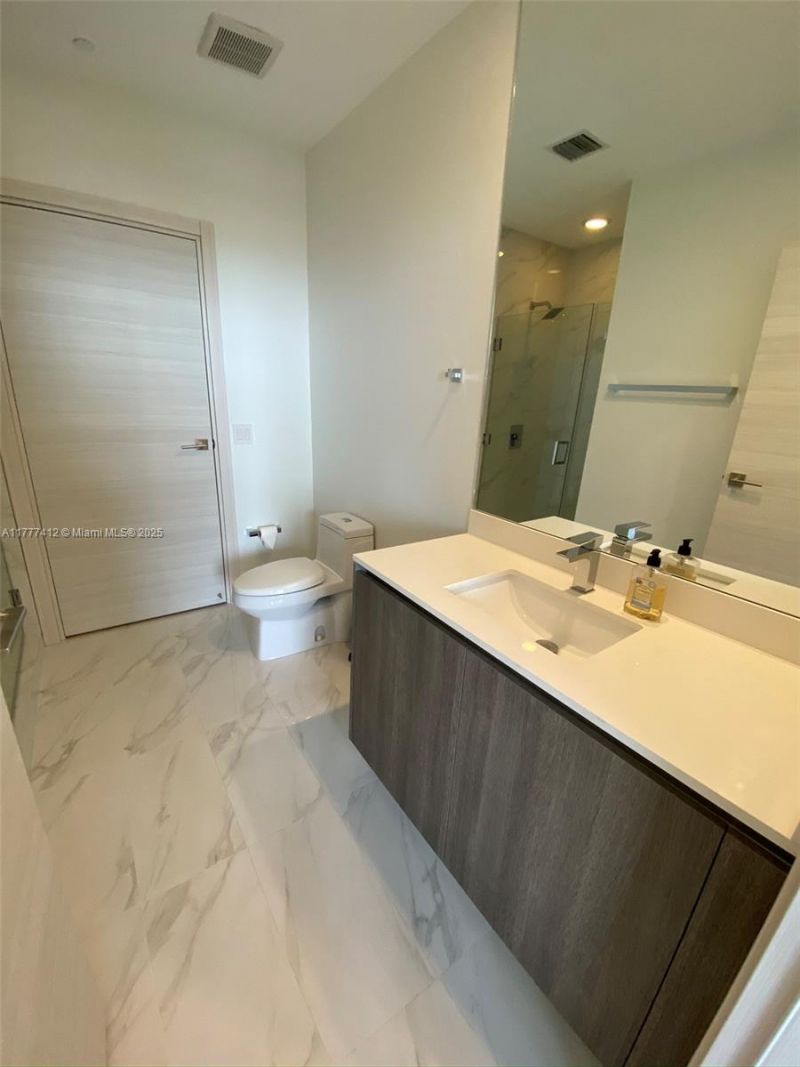 801 S Miami Ave, Unit 5410, Miami, FL 33130 Photo