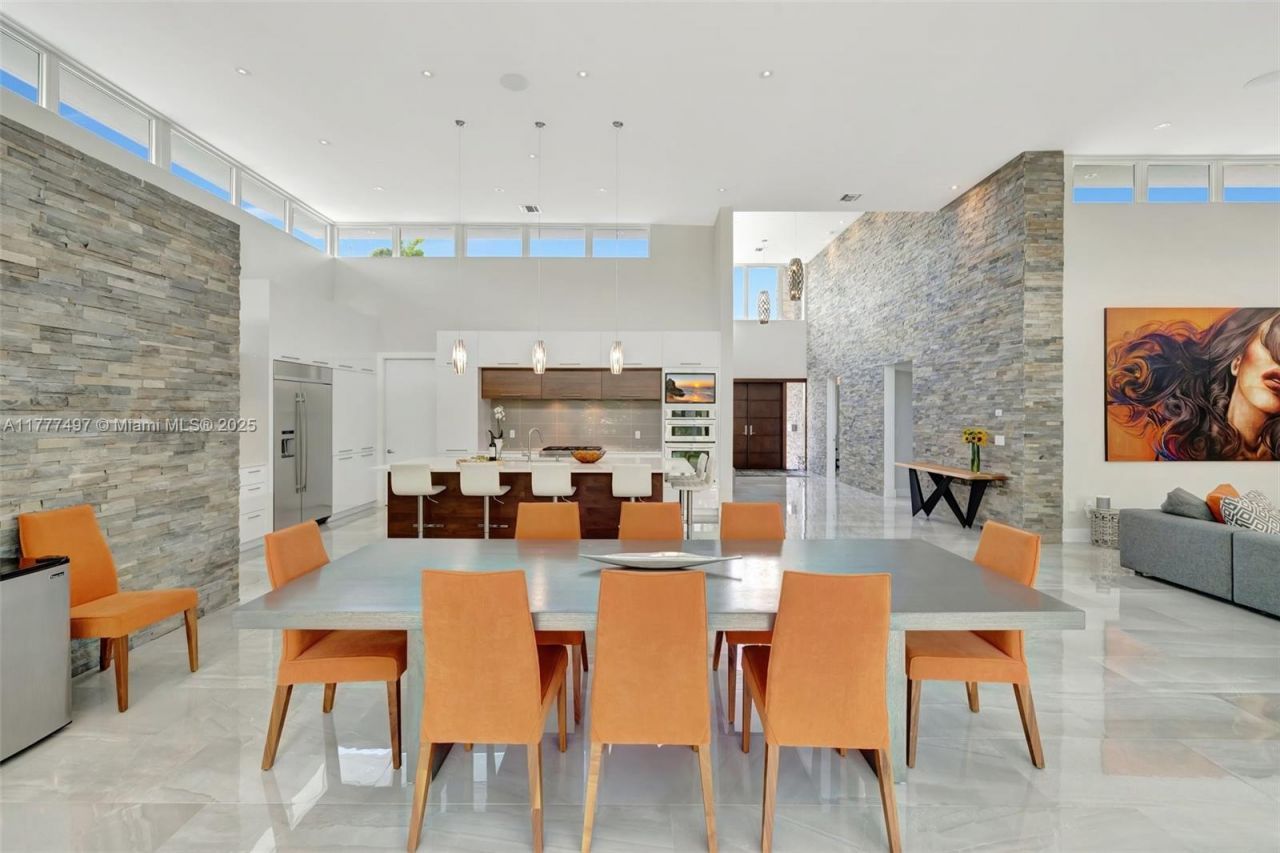 907 Diplomat Pkwy, Hallandale Beach, FL 33009 Photo