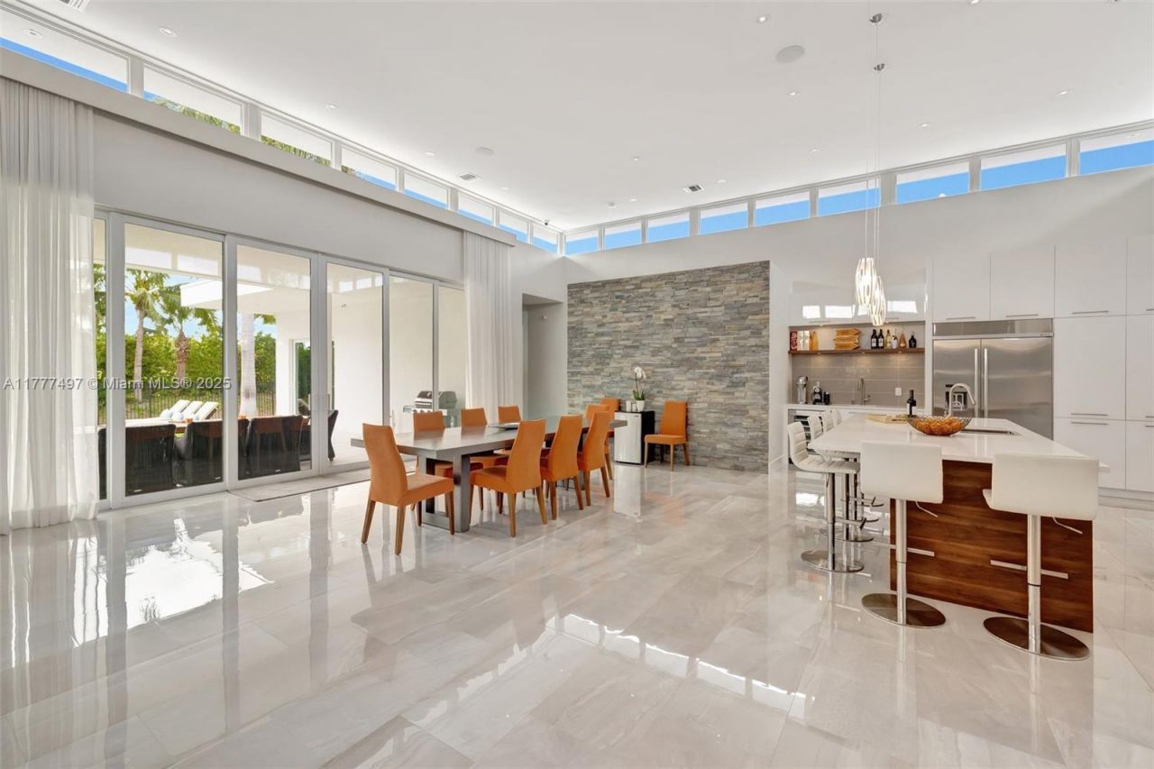 907 Diplomat Pkwy, Hallandale Beach, FL 33009 Photo