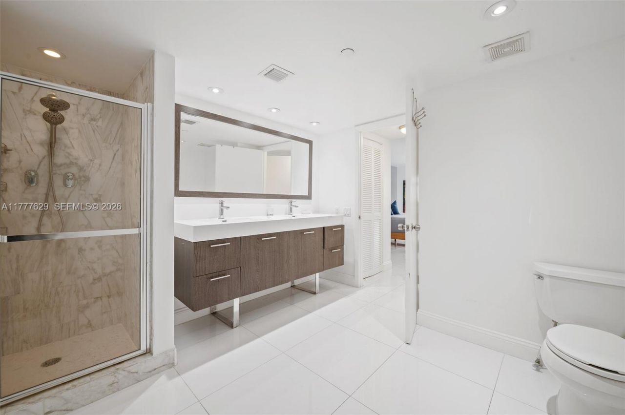 2000 Towerside Ter, Unit 805, Miami, FL 33138 Photo