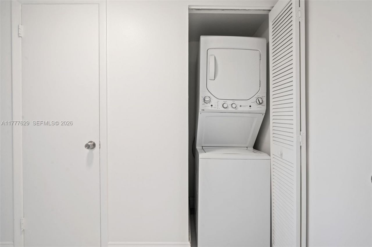 2000 Towerside Ter, Unit 805, Miami, FL 33138 Photo