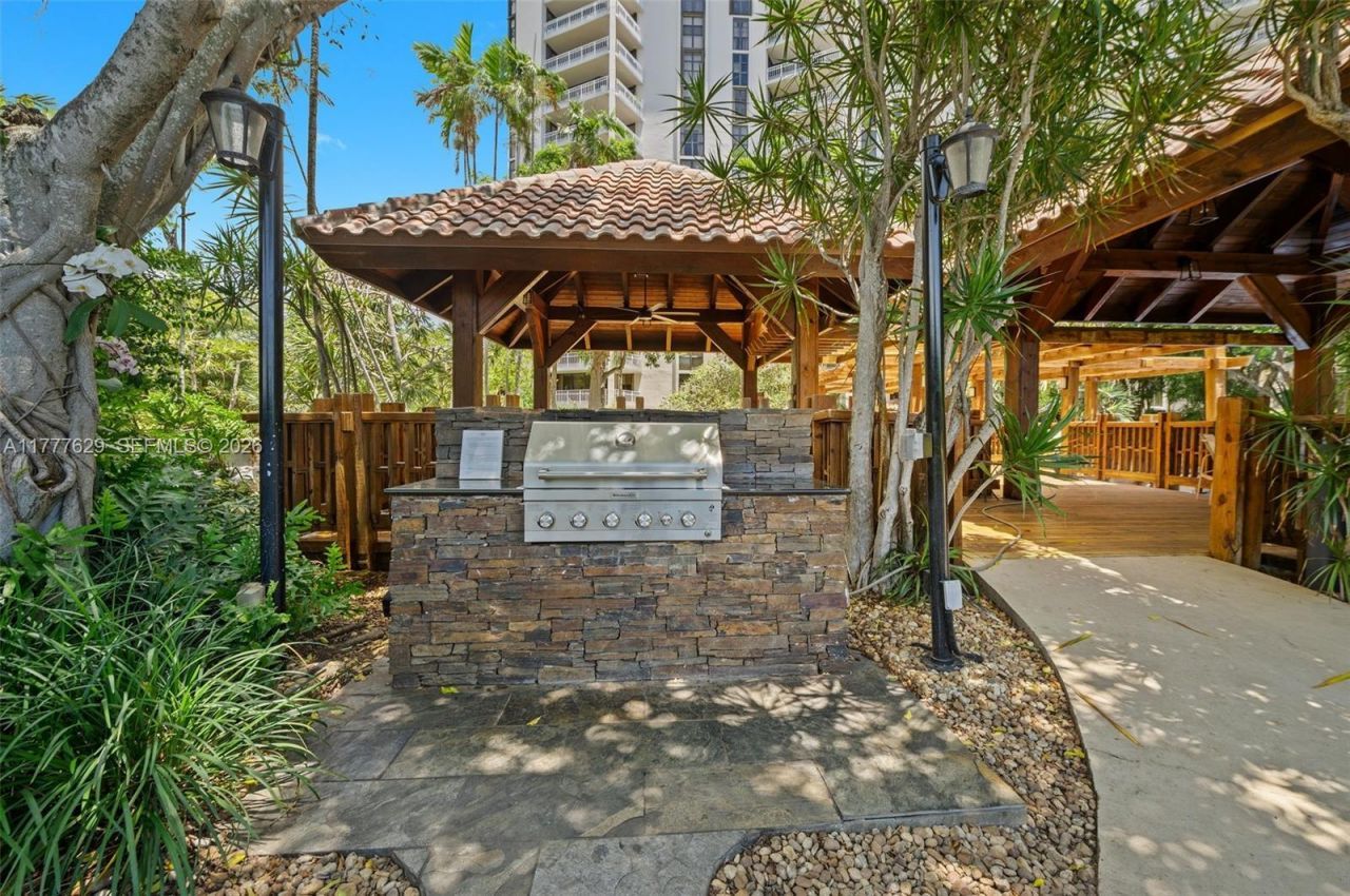 2000 Towerside Ter, Unit 805, Miami, FL 33138 Photo