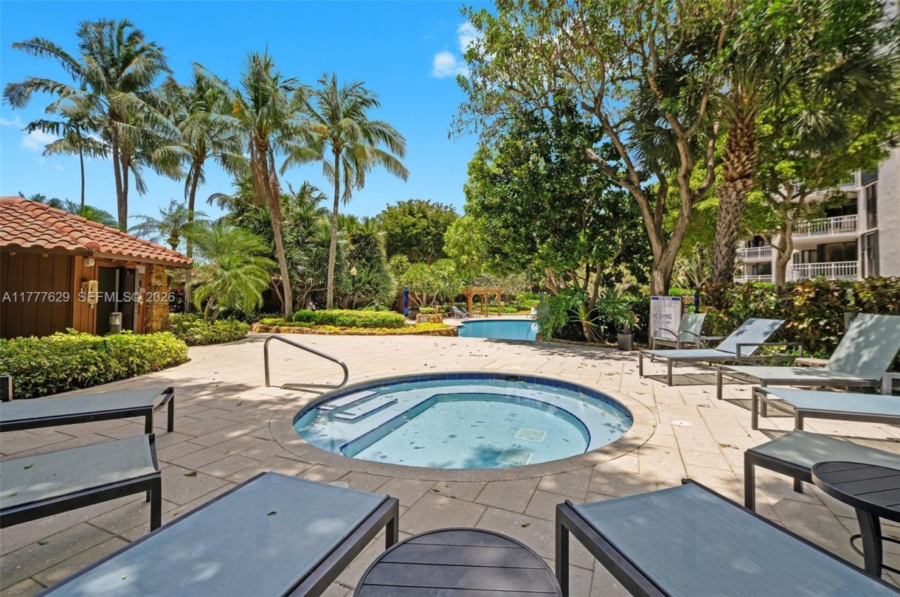 2000 Towerside Ter, Unit 805, Miami, FL 33138 Photo