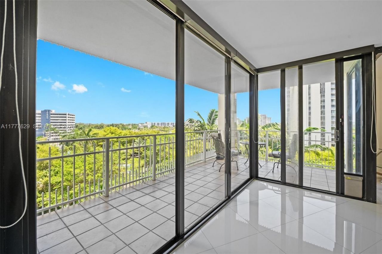 2000 Towerside Ter, Unit 805, Miami, FL 33138 Photo