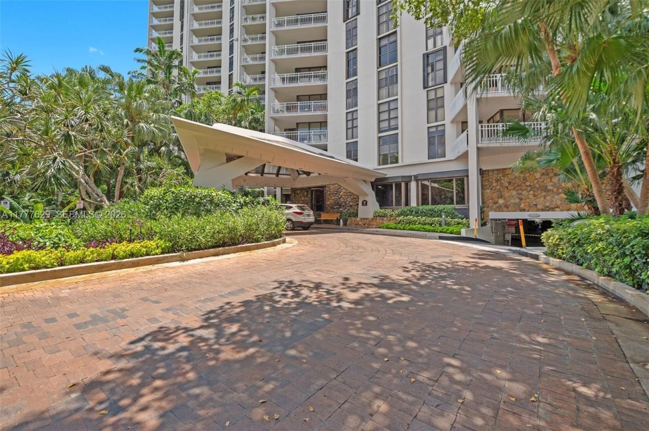 2000 Towerside Ter, Unit 805, Miami, FL 33138 Photo