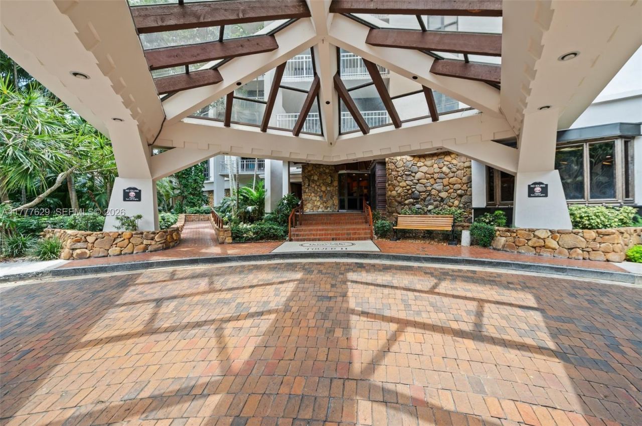 2000 Towerside Ter, Unit 805, Miami, FL 33138 Photo