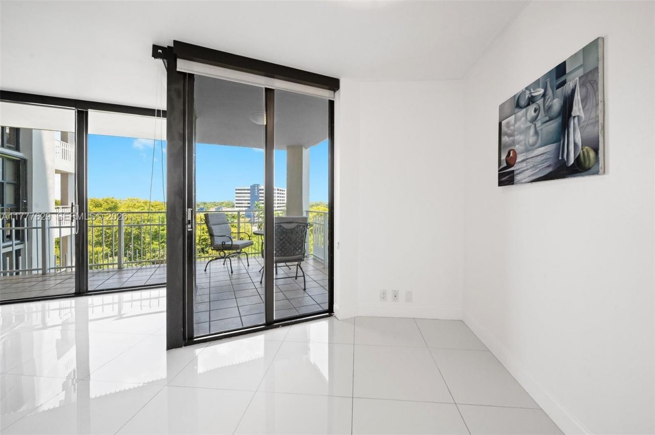 2000 Towerside Ter, Unit 805, Miami, FL 33138 Photo