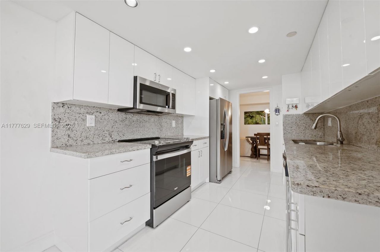 2000 Towerside Ter, Unit 805, Miami, FL 33138 Photo