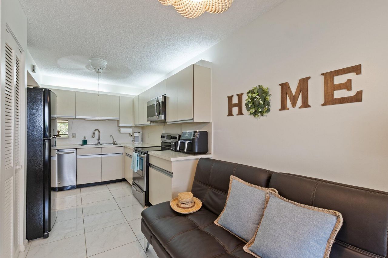 5380 Cedar Lake Drive, Unit 304, Boynton Beach, FL 33437 Photo