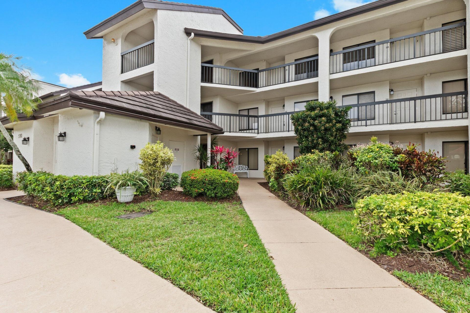 5380 Cedar Lake Drive, Unit 304, Boynton Beach, FL 33437 Photo
