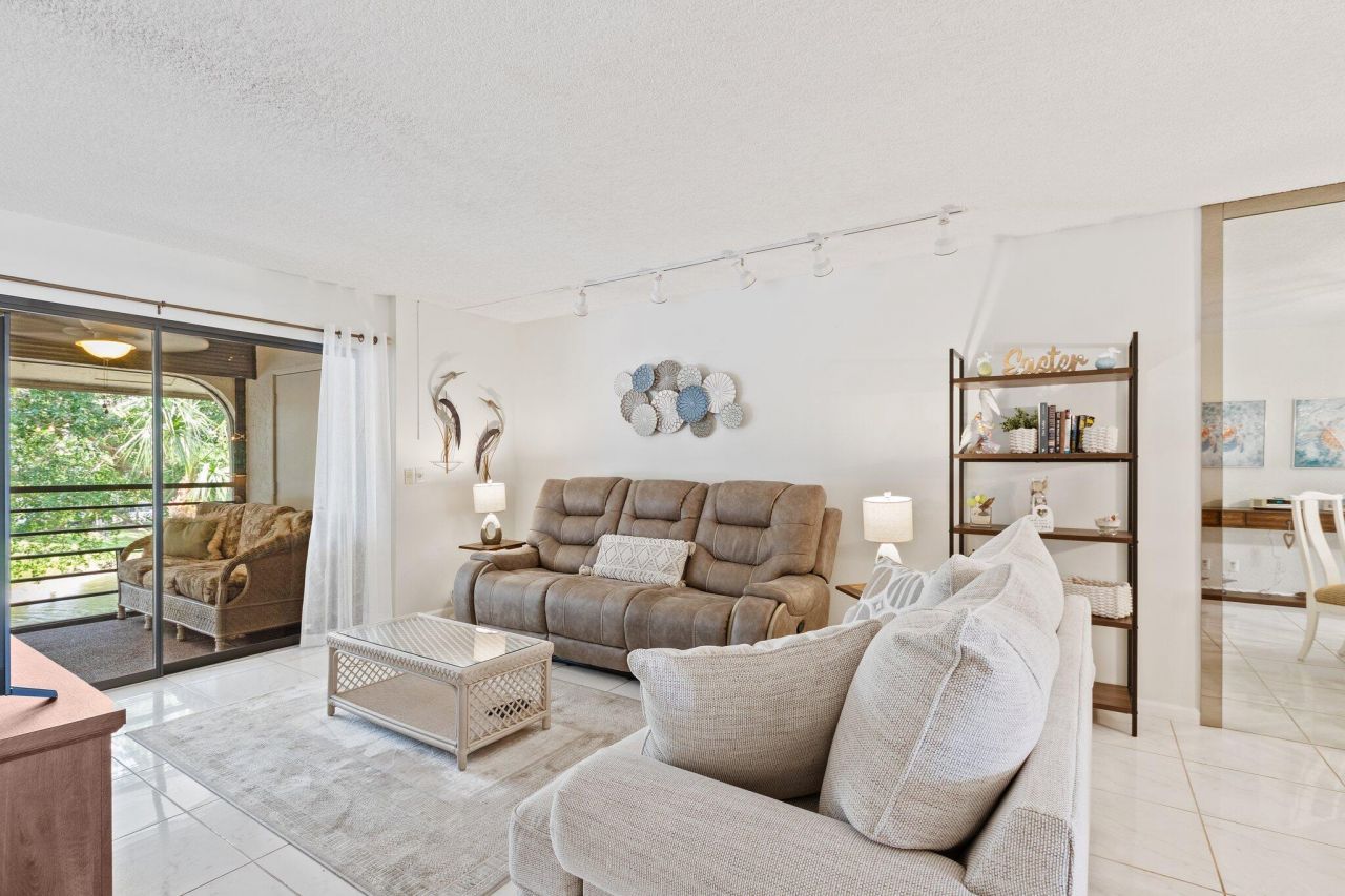 5380 Cedar Lake Drive, Unit 304, Boynton Beach, FL 33437 Photo