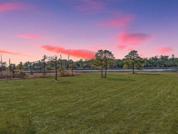 408 York Point Road, Seaford, VA 23696