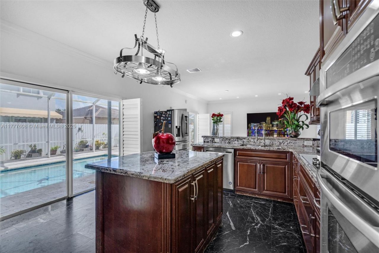 16075 SW 149th Ter, Miami, FL 33196 Photo