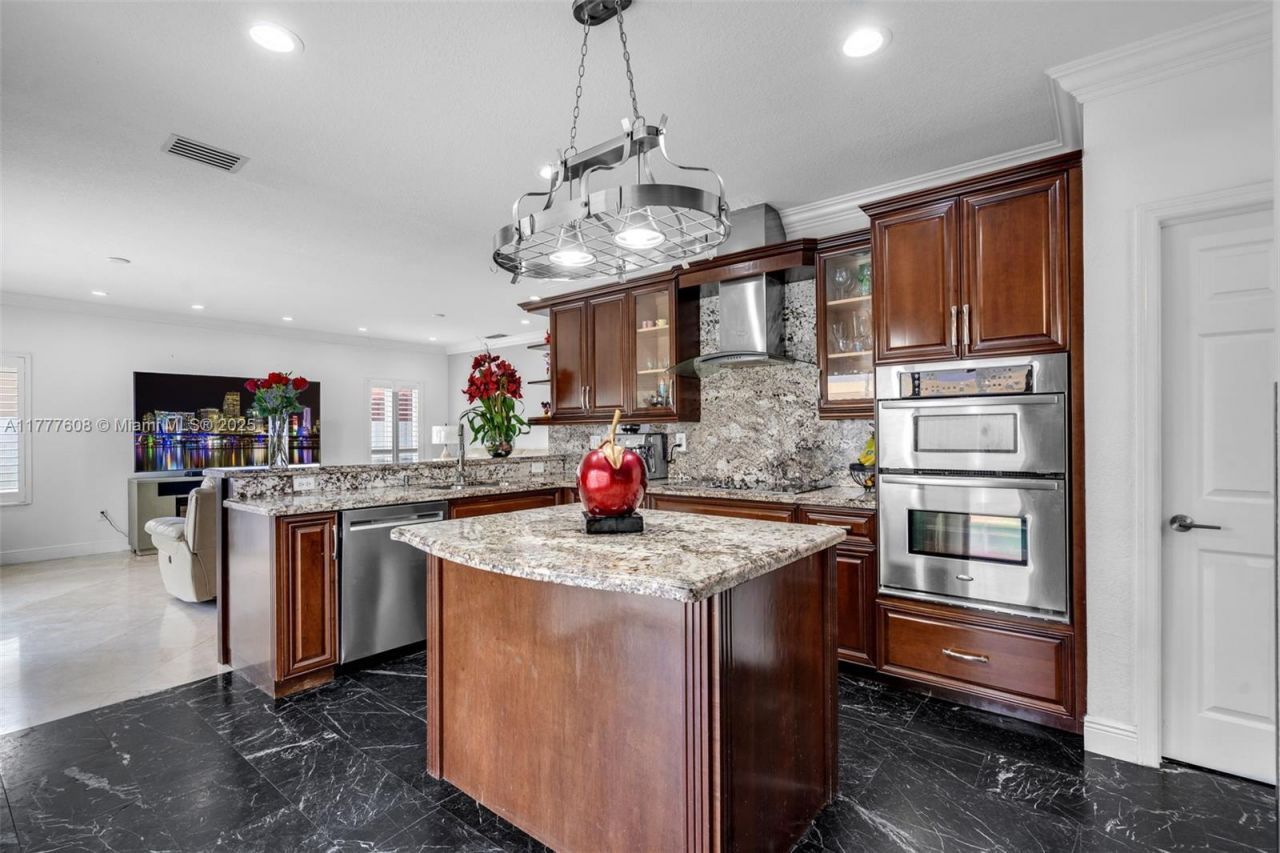 16075 SW 149th Ter, Miami, FL 33196 Photo