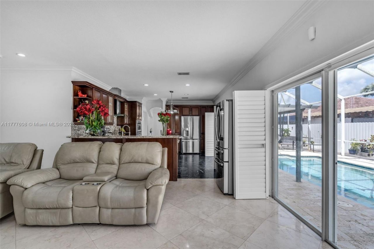 16075 SW 149th Ter, Miami, FL 33196 Photo