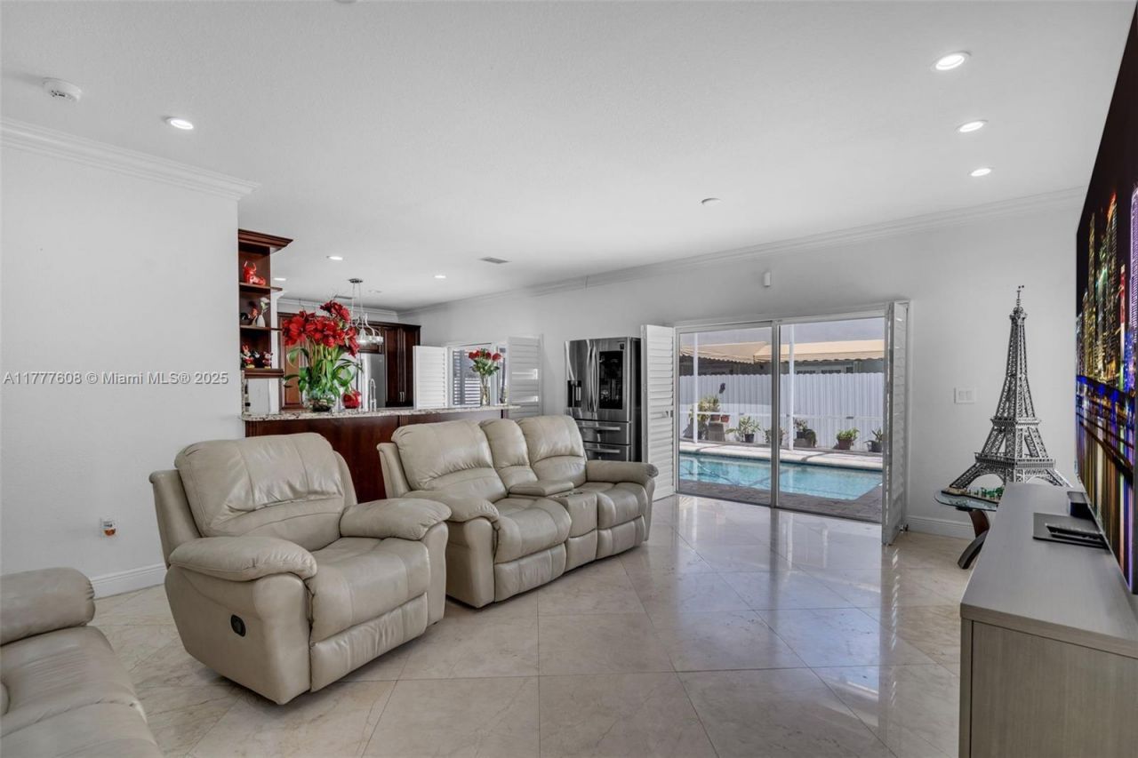 16075 SW 149th Ter, Miami, FL 33196 Photo