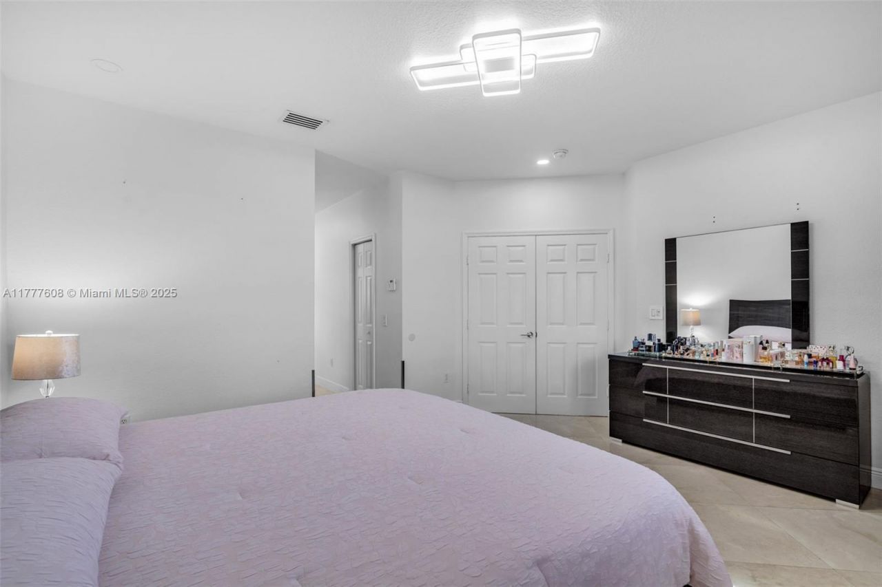 16075 SW 149th Ter, Miami, FL 33196 Photo