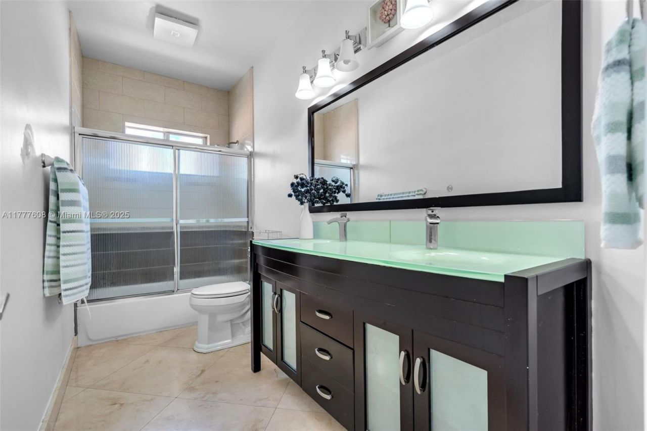 16075 SW 149th Ter, Miami, FL 33196 Photo