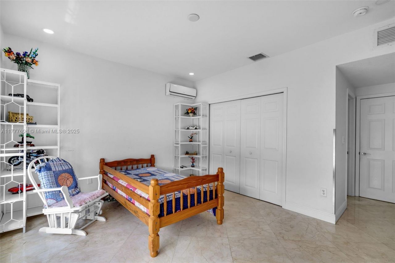 16075 SW 149th Ter, Miami, FL 33196 Photo